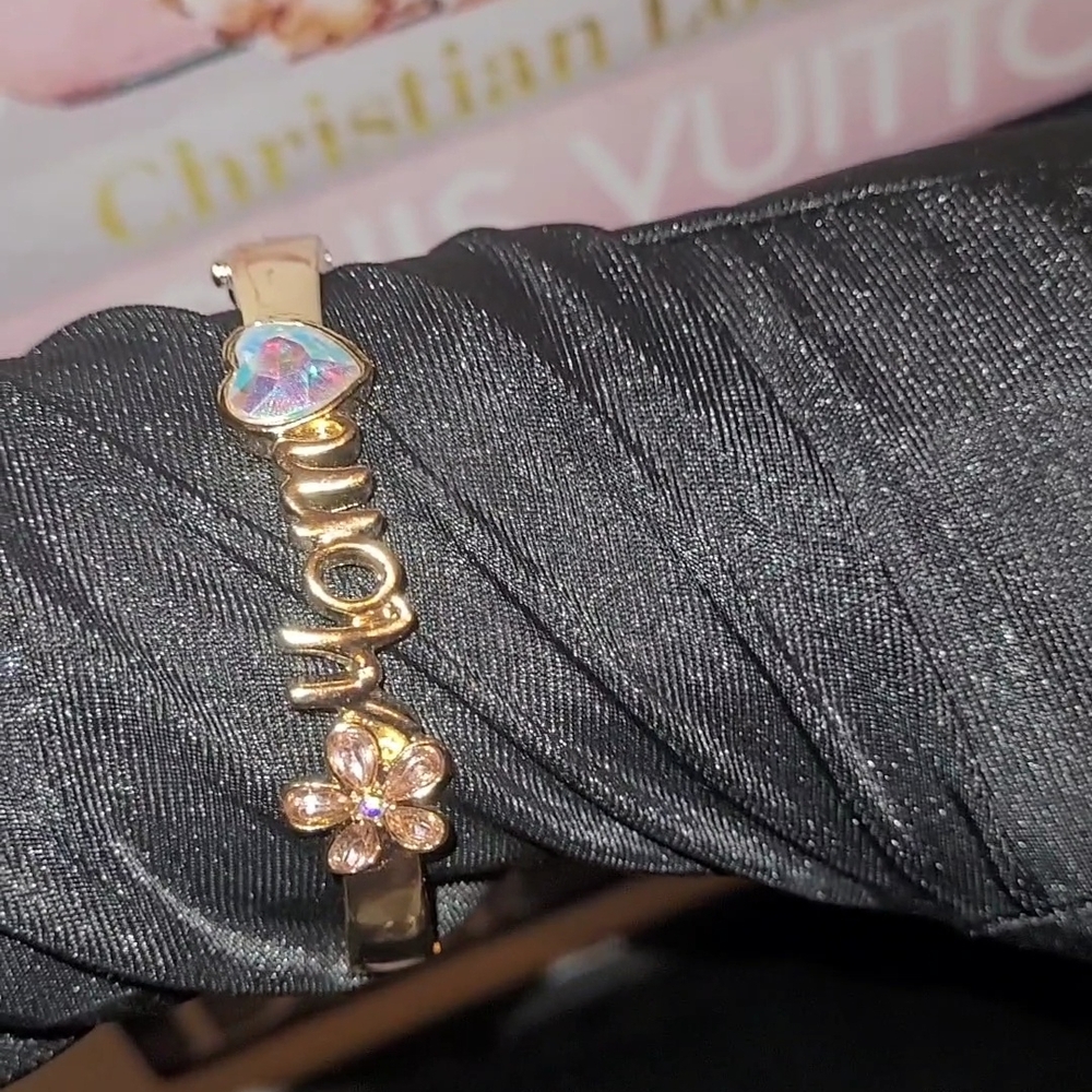 VTG MONET FLOWER & HEART MOM Love Bracelet Accents EUC ALREADY CLEANED & POLISH